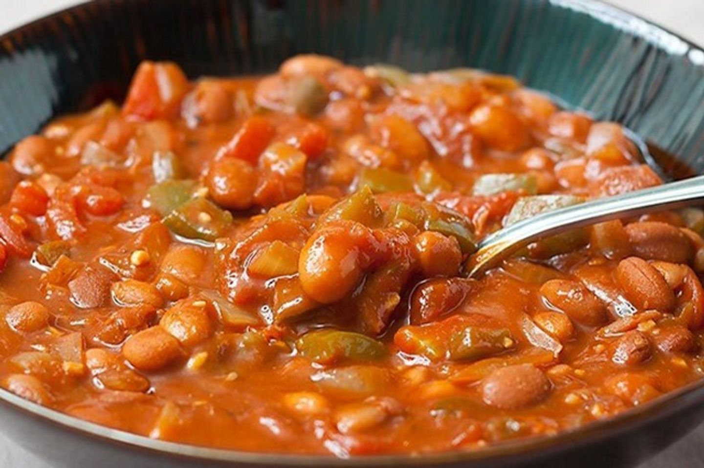 Foul With Garlic And Tomato