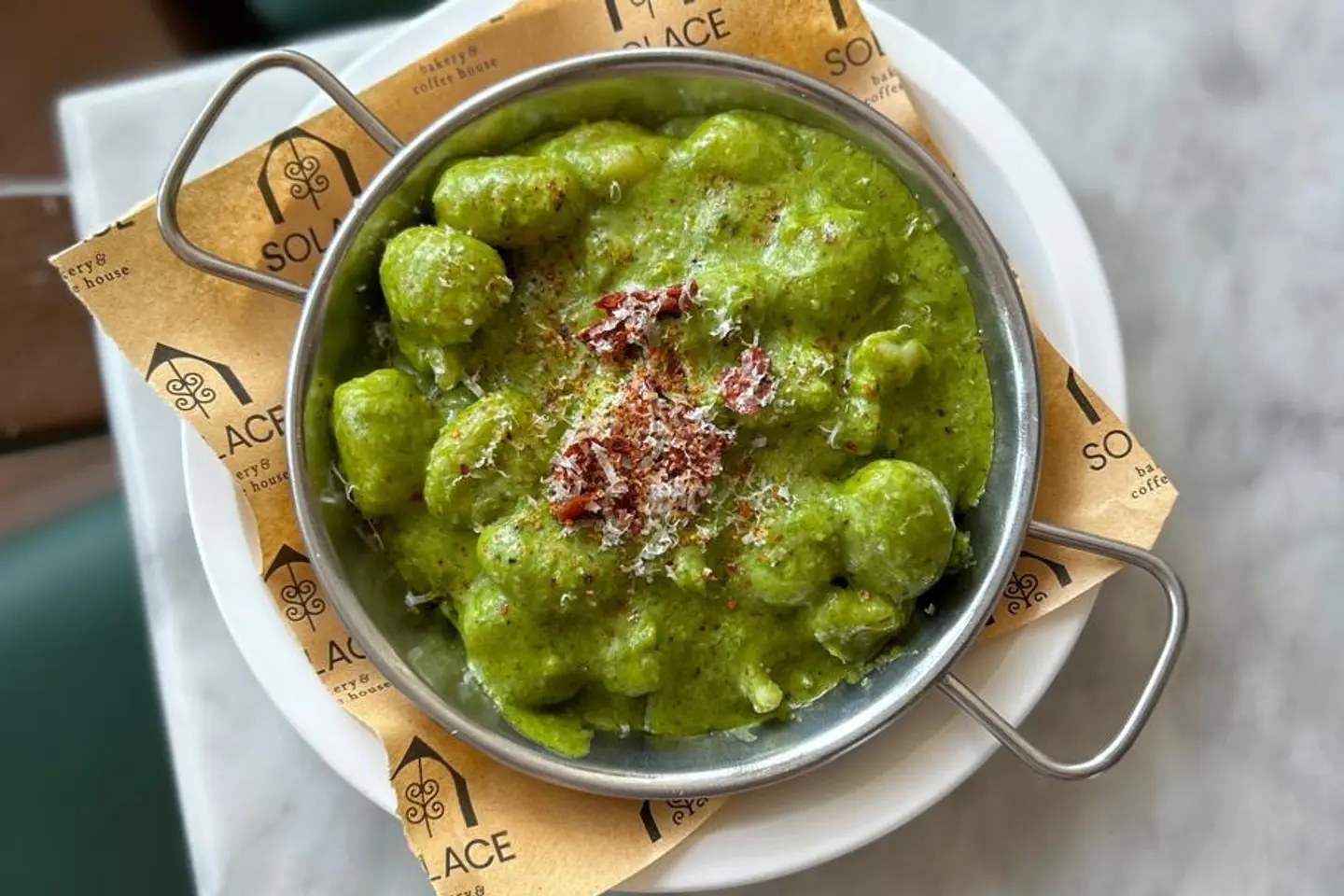 بيستو نيوكي