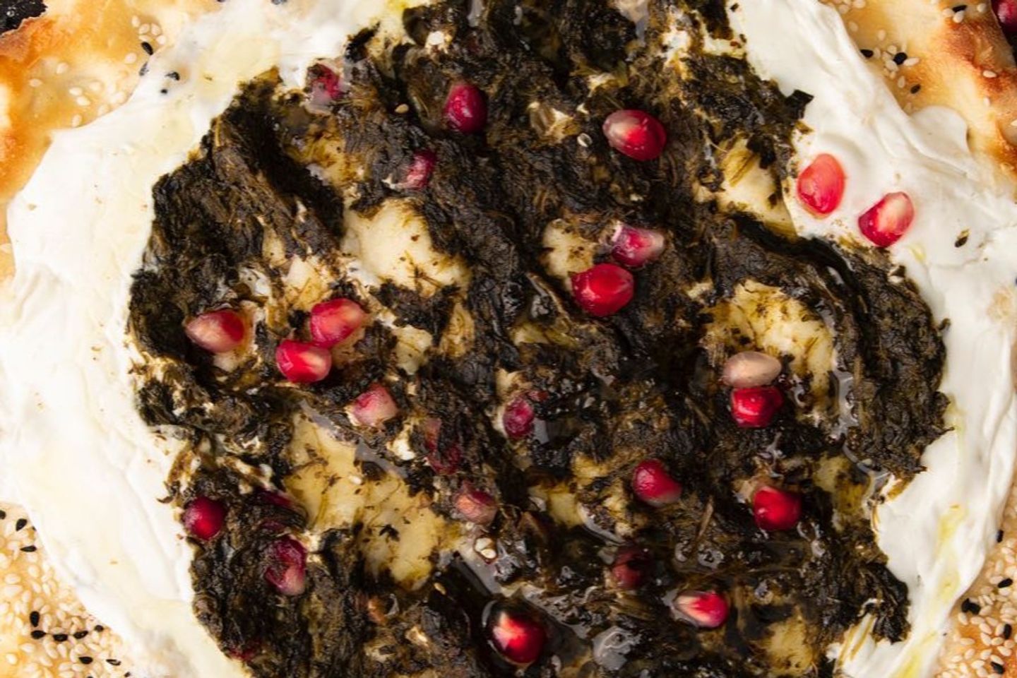 سبانخ بالجبن ودبس الرمان