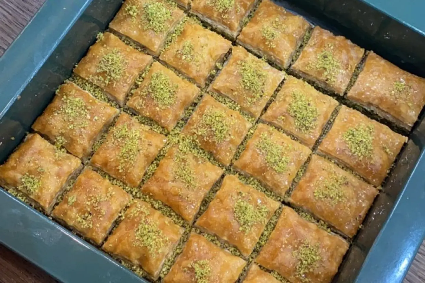 بوكس بقلاوة تركي
