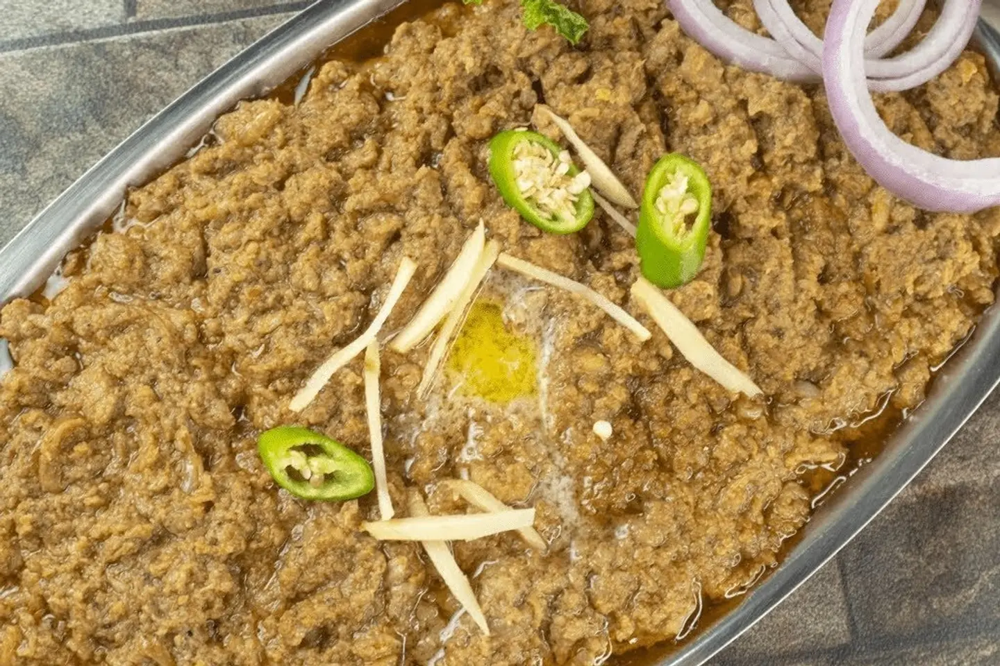 لحم بقري مفروم مع الفلفل الأخضر