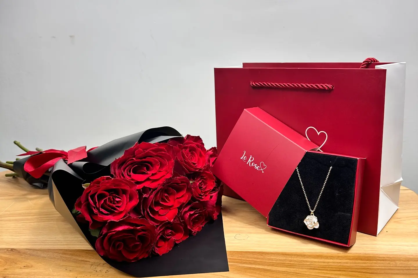 قلاده الجوري الاحمر