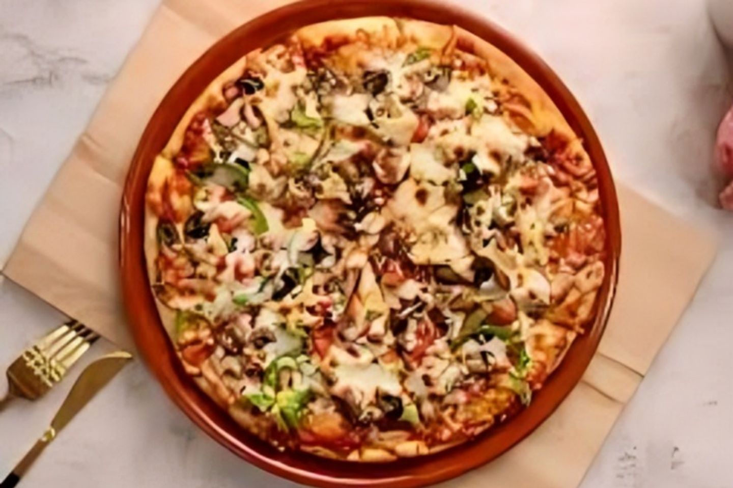 Medium Pizza With Shawarma Chicken