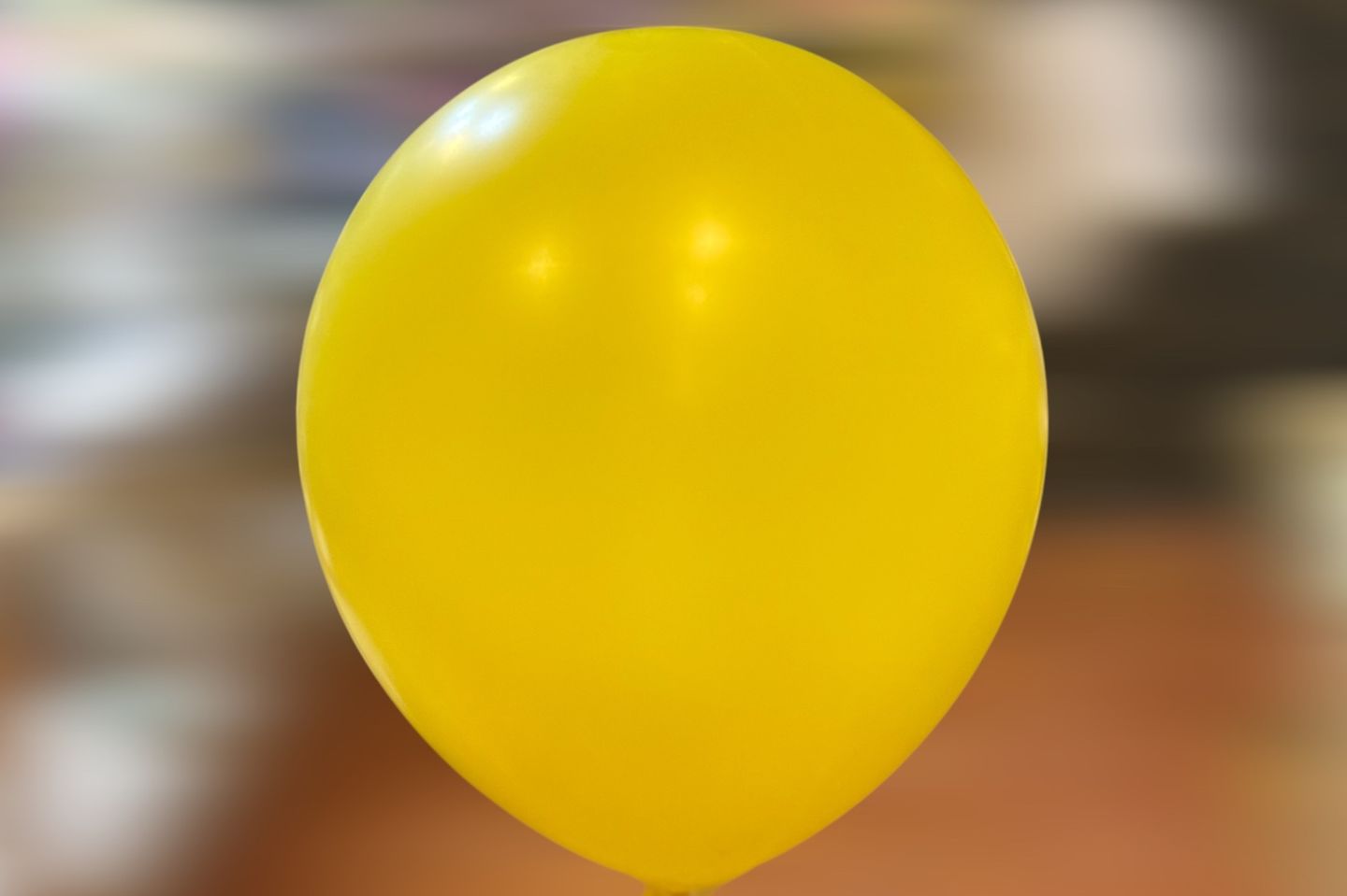 بالون اصفر