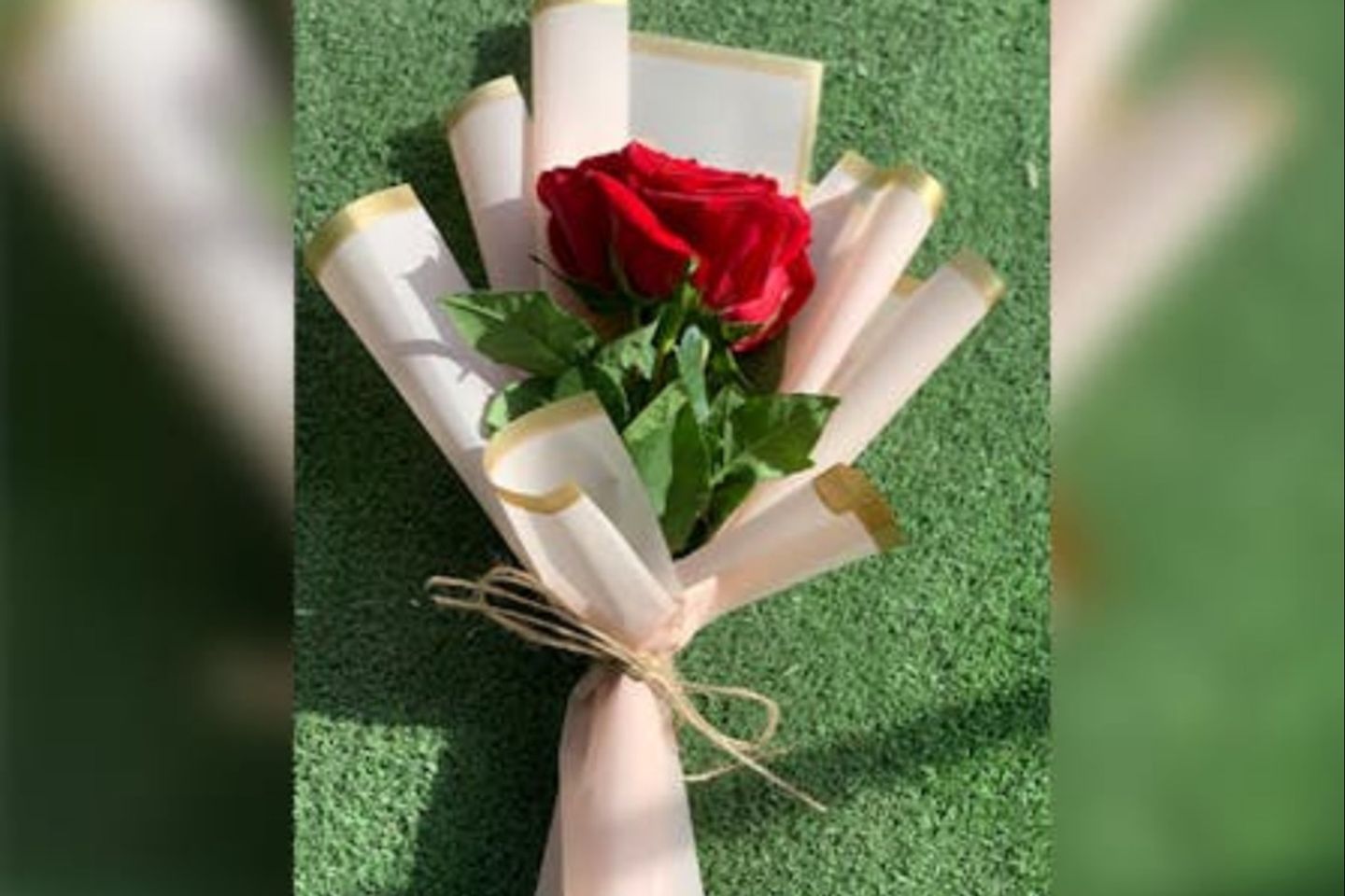 R2 Red Rose
