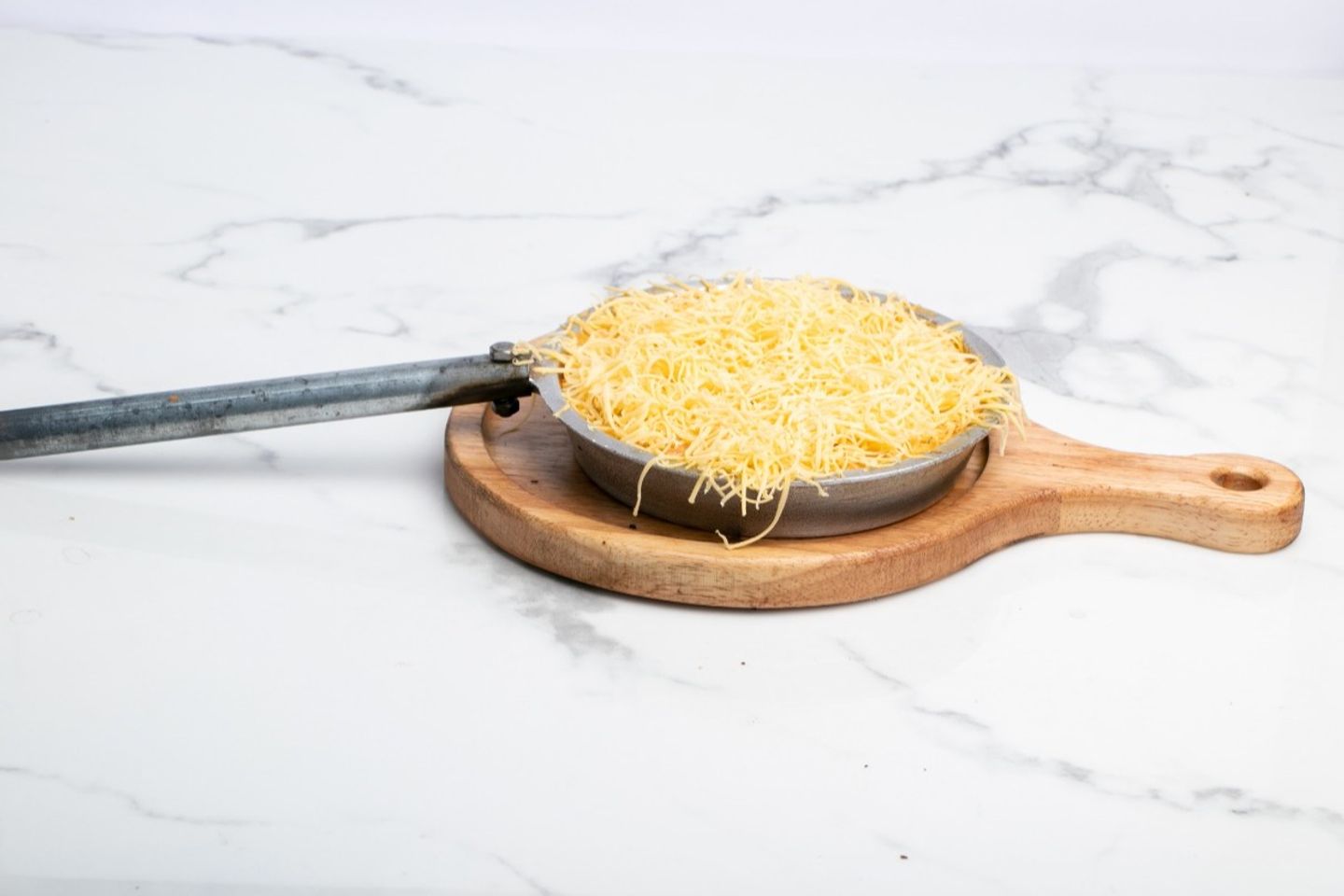 Majnouna Cooked Tuna In Liquid Cheddar