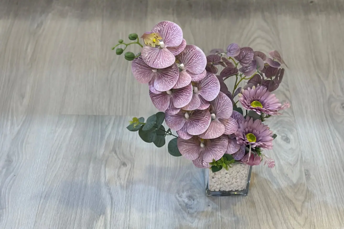 فازة مربعه ورد صناعي