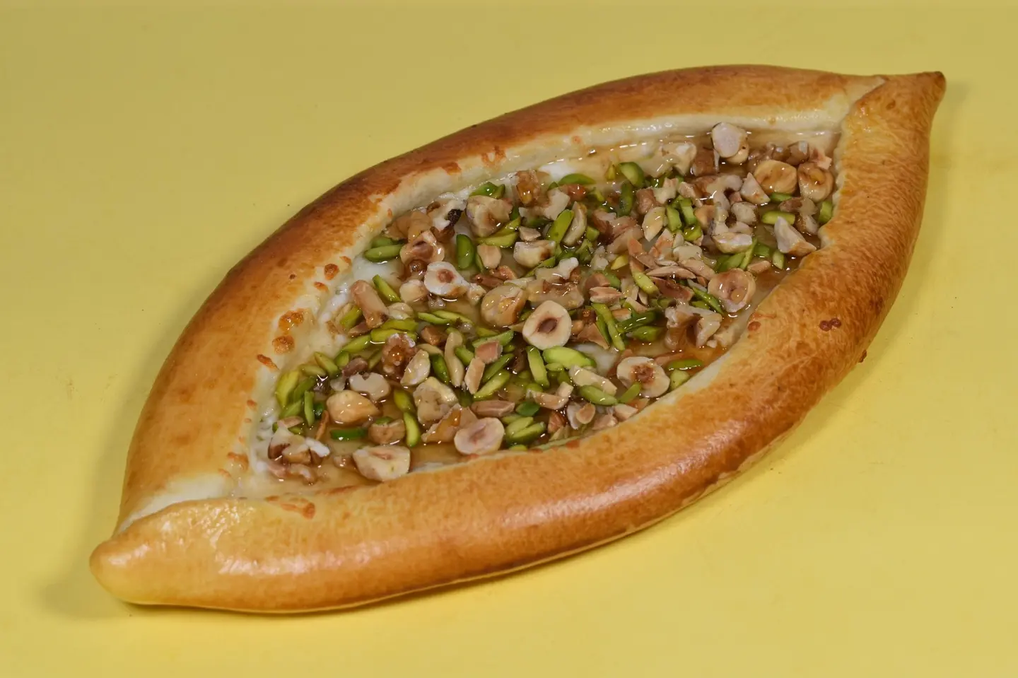 عش البلبل بالعسل والمكسرات