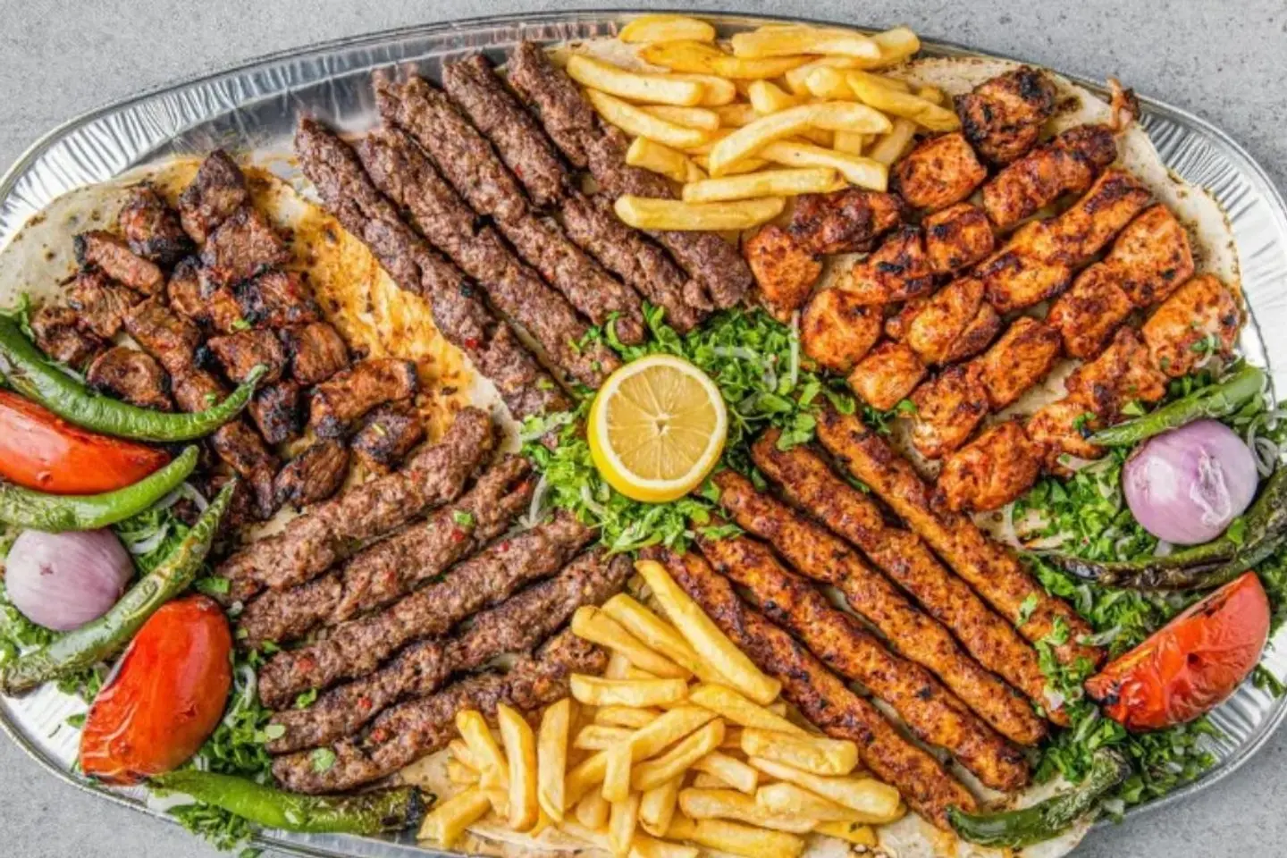 مشويات مشكله مع صفيحه ومقبلات
