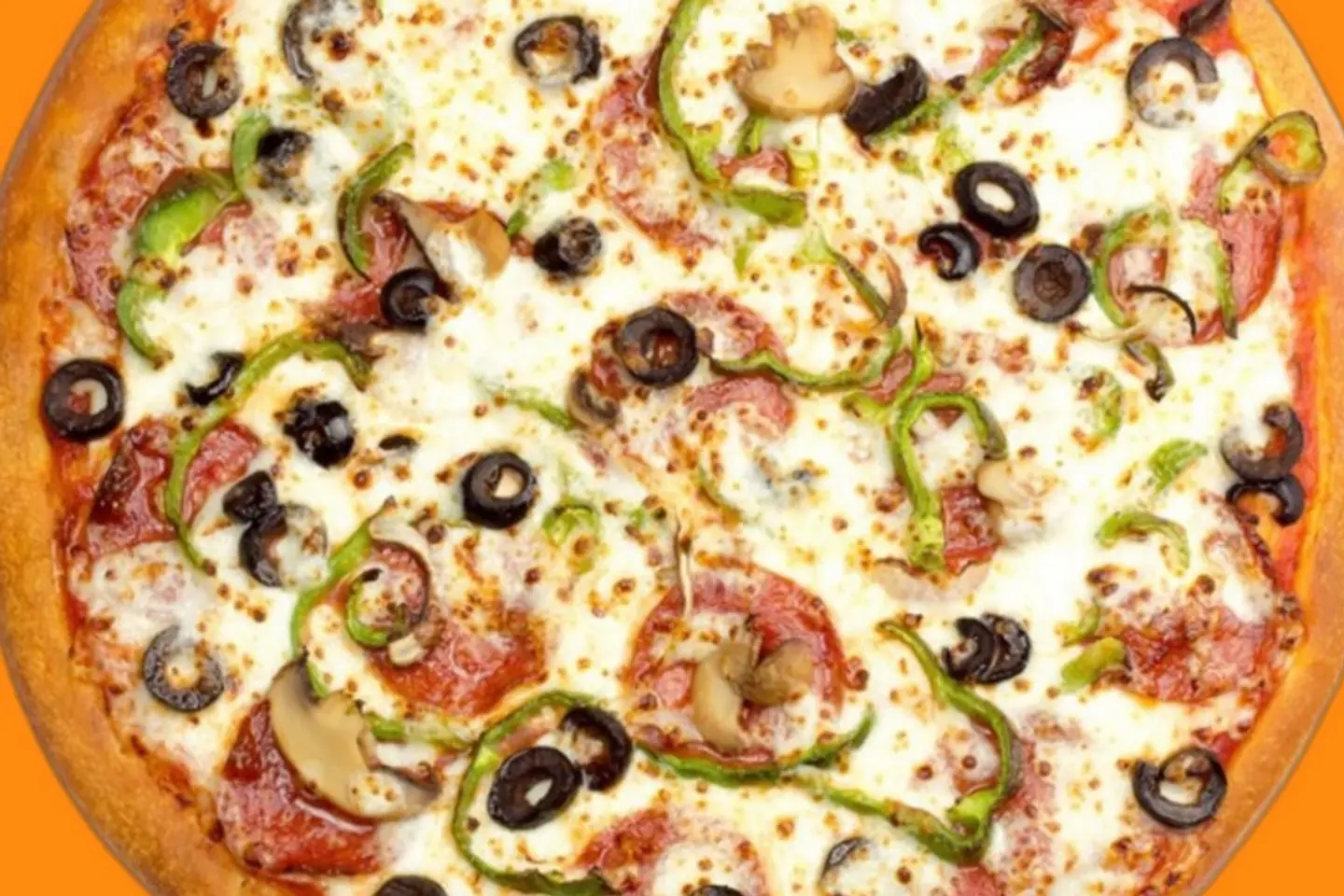 بيتزا خضار مع ببروني