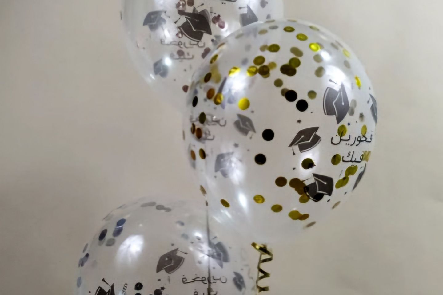 ٣ بالونات قصاصات تخرج