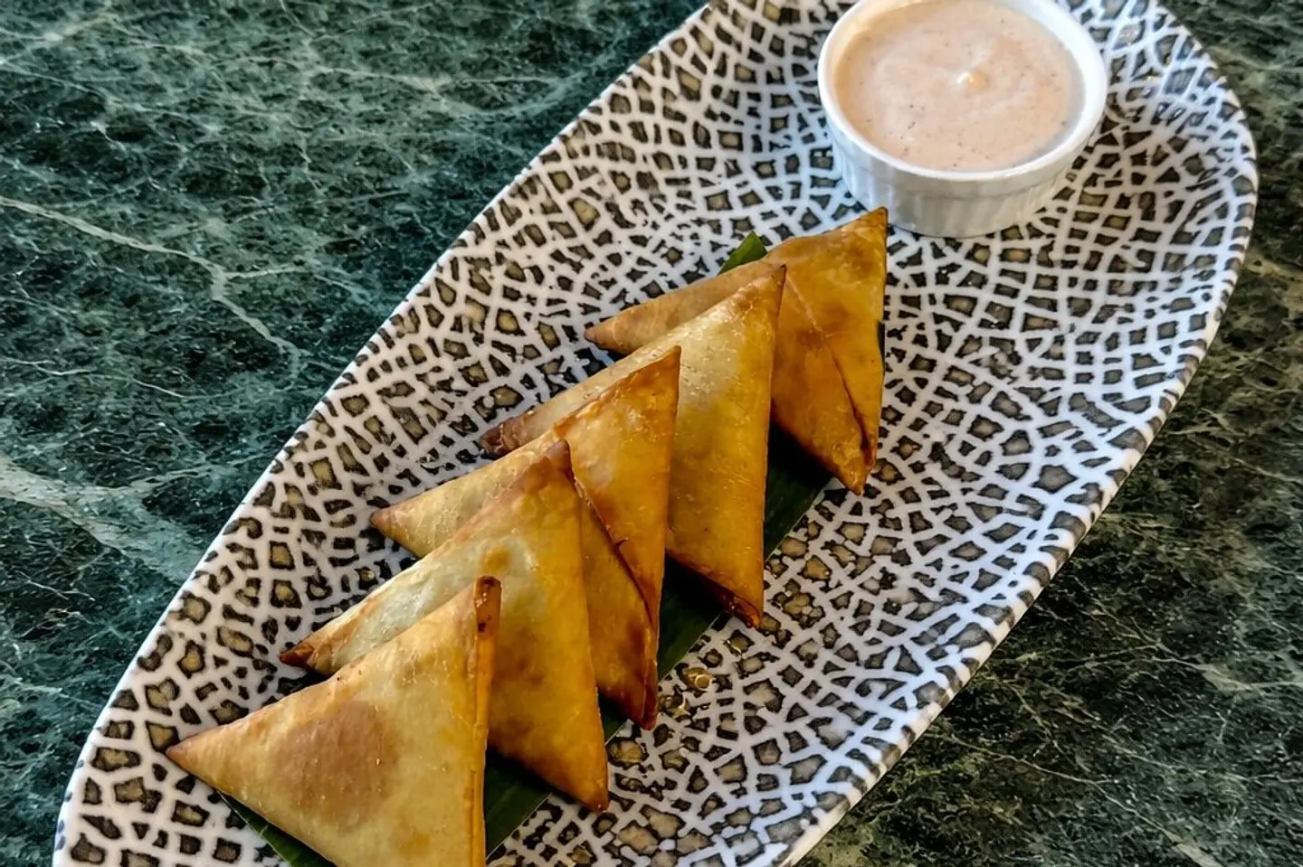 سمبوسة دجاج بالزبدة