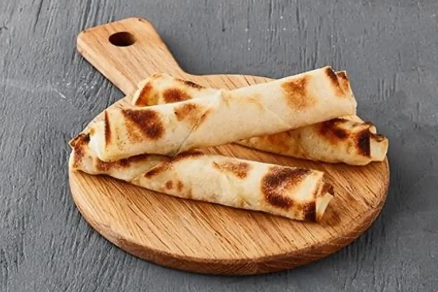 خبز رقاق جبن