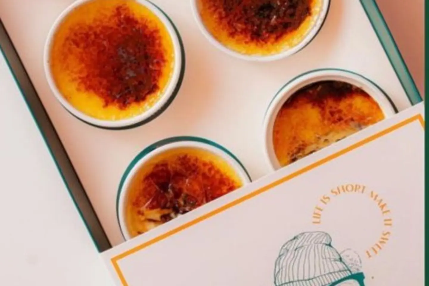 Tiramisu Brulee With Topping Kit