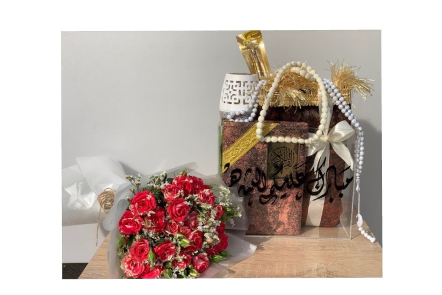 رمضان مبارك - باقة ورد اكريليك