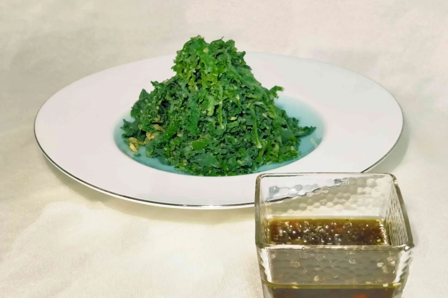 A2 Steamed Garland Chrysanthemum With Rice Crumbs