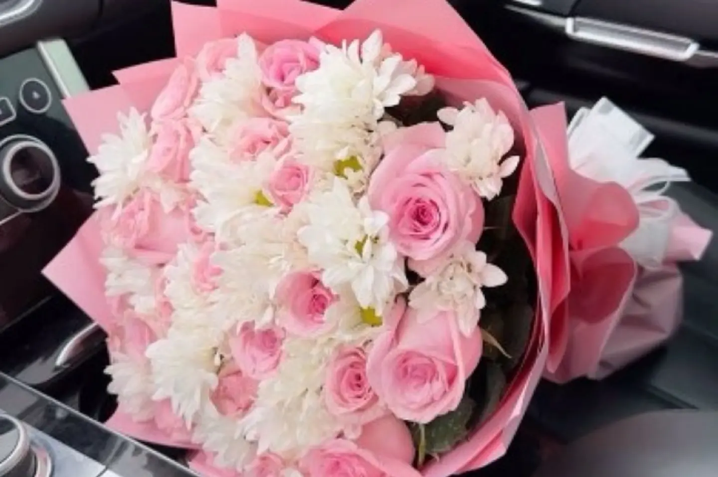 باستيل الوردي والأبيض ٢