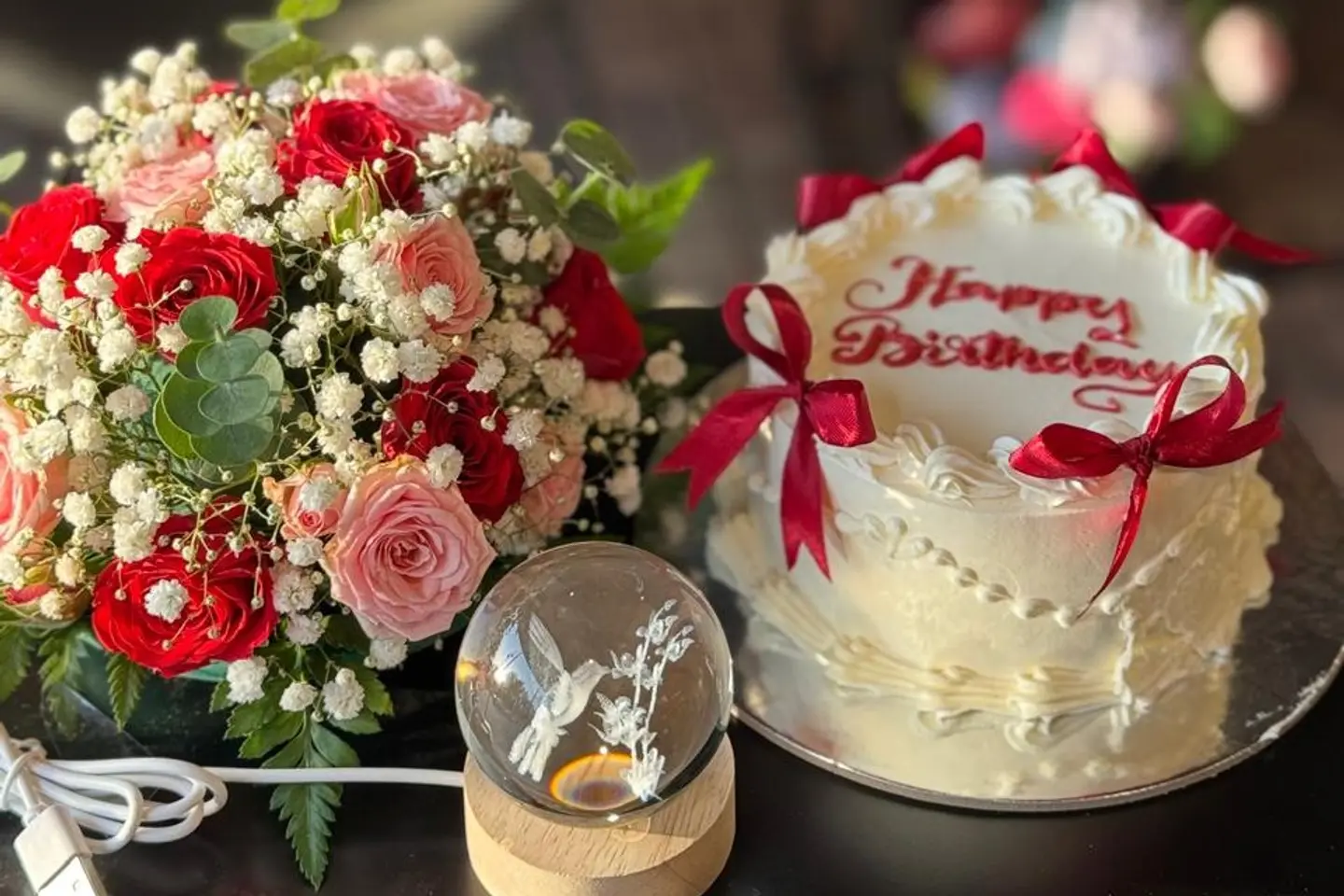 كيكة عيد الميلاد و البلورة المضيئة