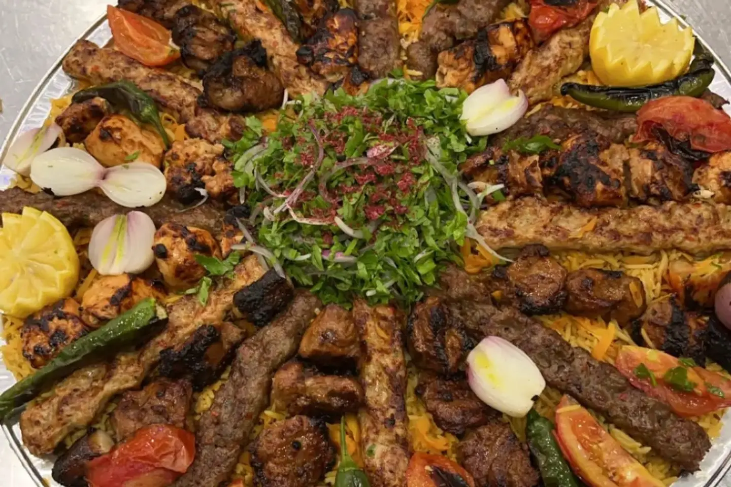 كيلو مشاوي مشكل مع الرز