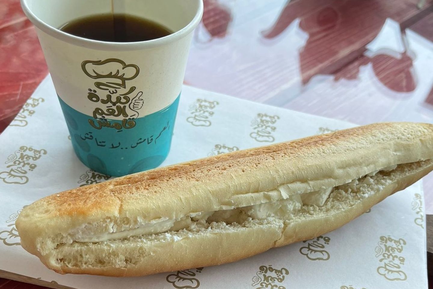 ساندويش جبن سائل