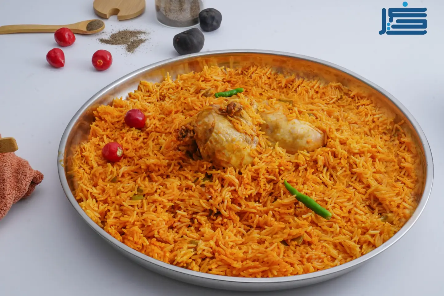 حبه ارز ابو بنت احمر