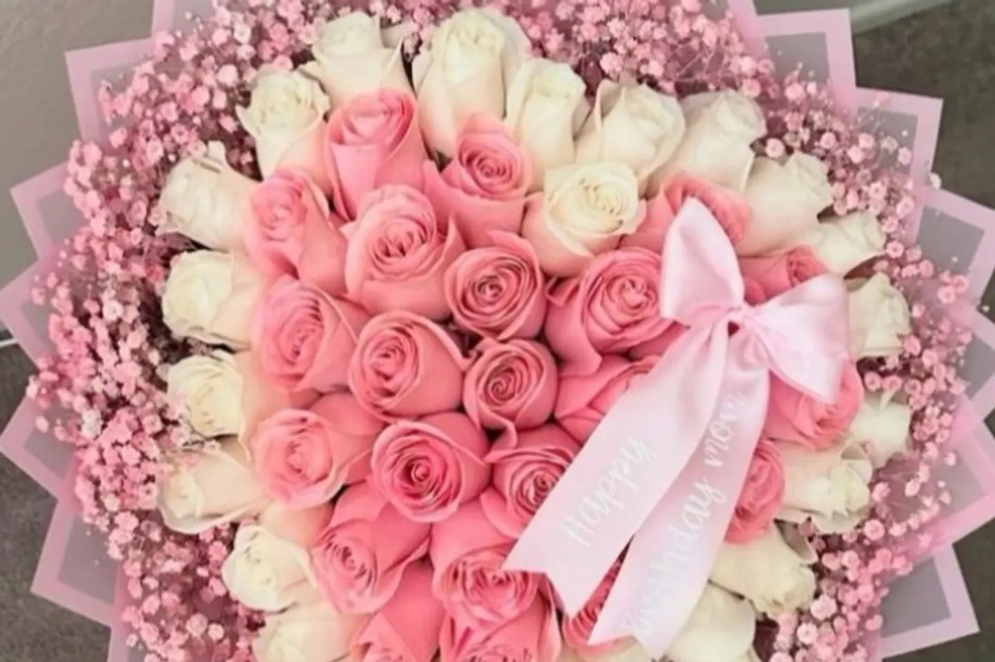 باستيل قلب الوردي والأبيض ٤٥