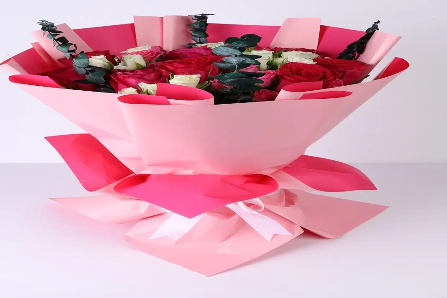 بوكيه ورد طبيعي فوشي