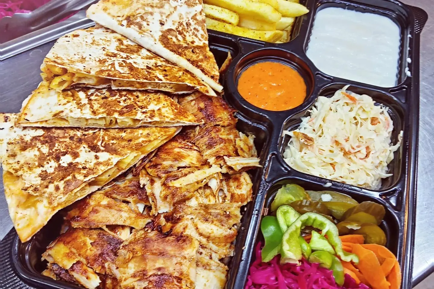 طبق شاورما دجاج شرائح فرط