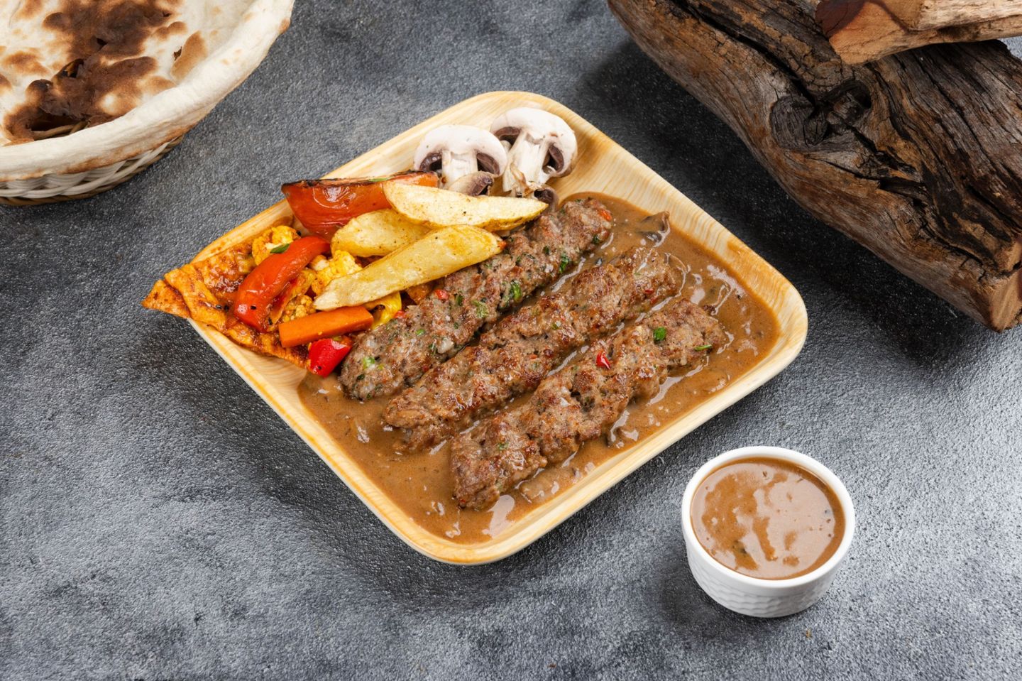 كباب لحم نعيمي بصوص المشروم