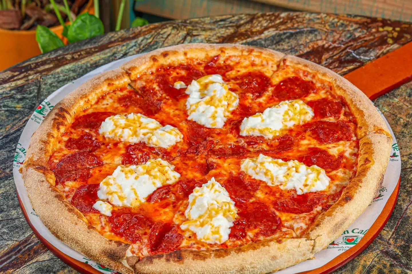 Salami Pizza