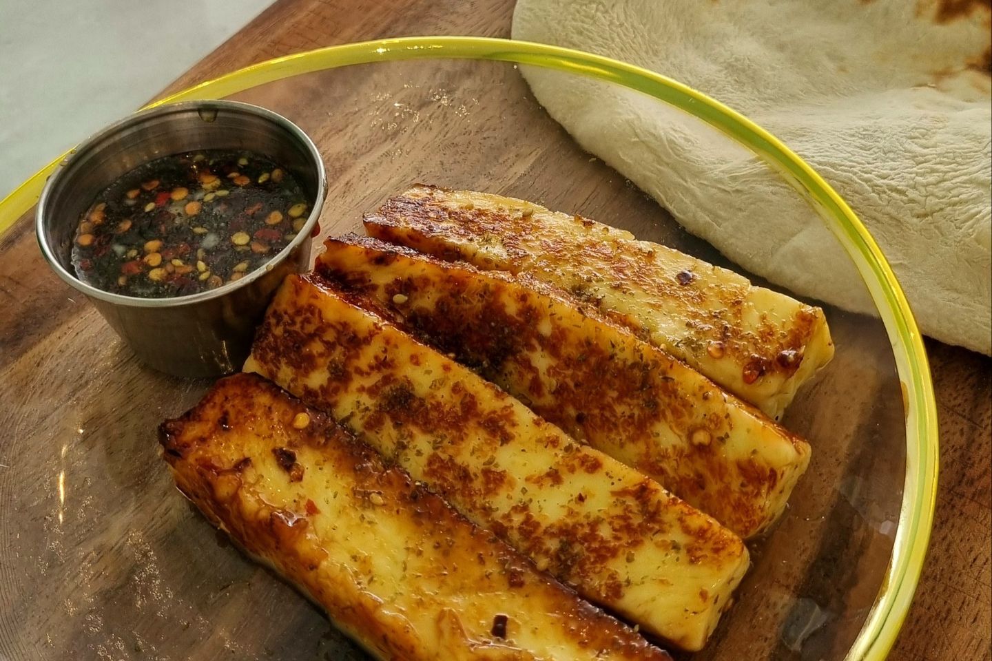 حلوم مع عسل