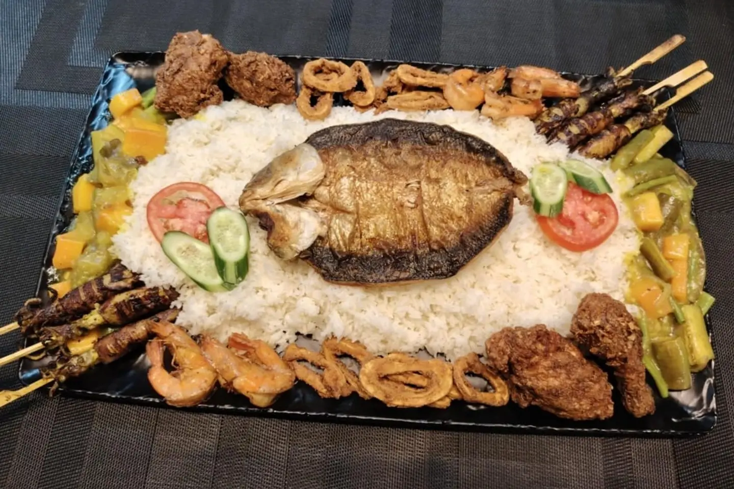Whole Boodle Fight Good For 6 7 Person - Whole Boodle Fight Seabass Good For 6 7 Person