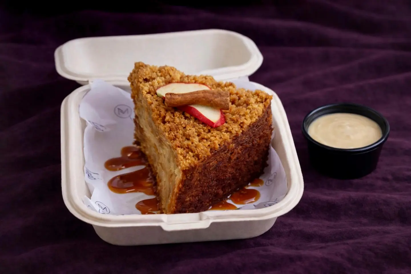 Apple Cinnamon Crumble Cake