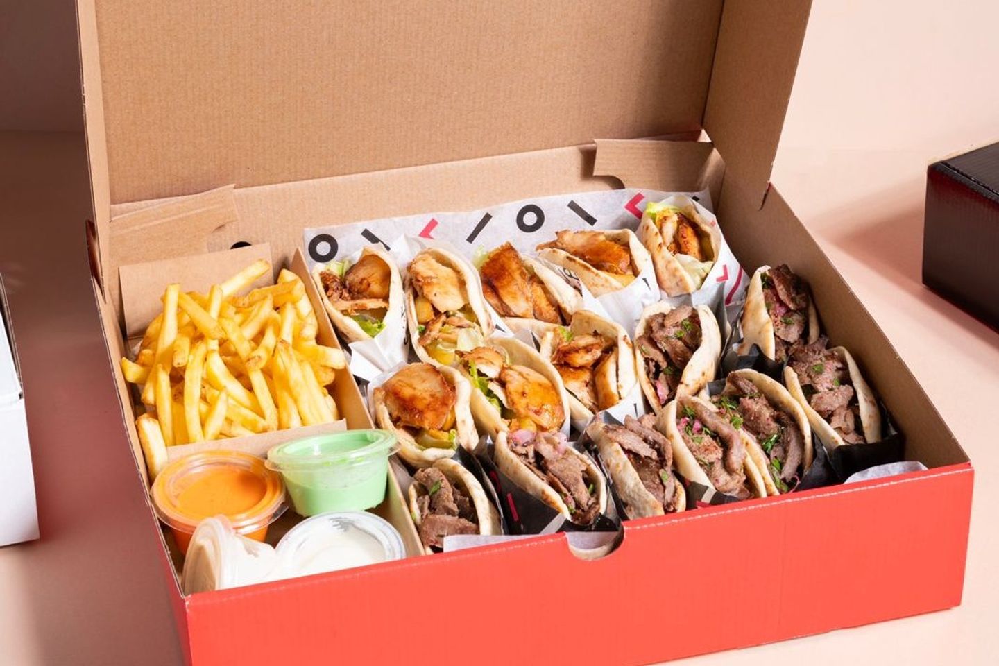Mixed Gourmet Box 16 Pieces