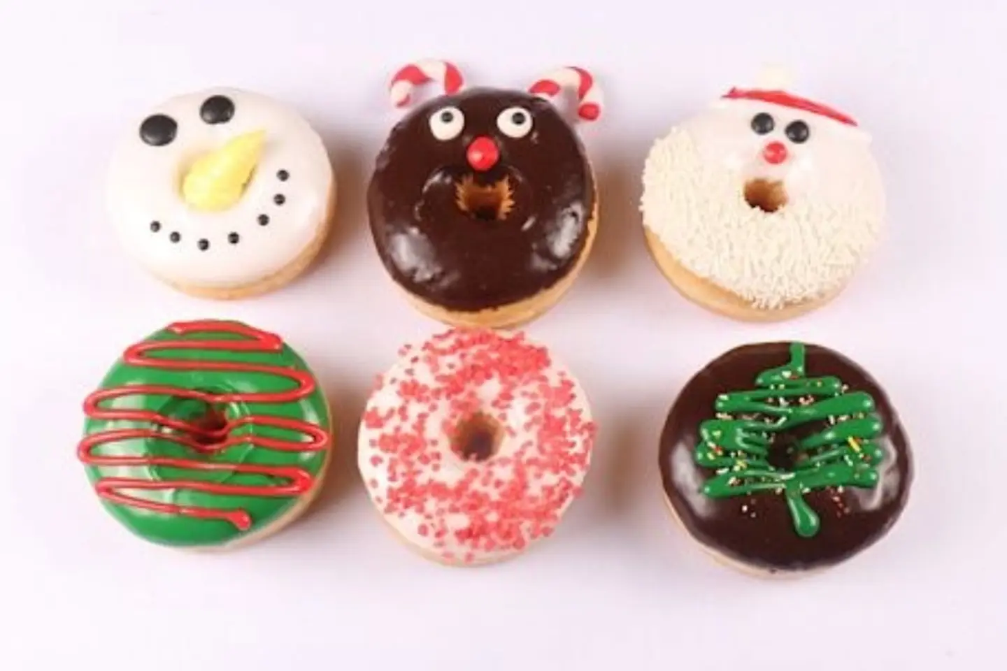 مجموعة دونات متوسطة الحجم مكونة من ستة قطع مجموعة الشتاء