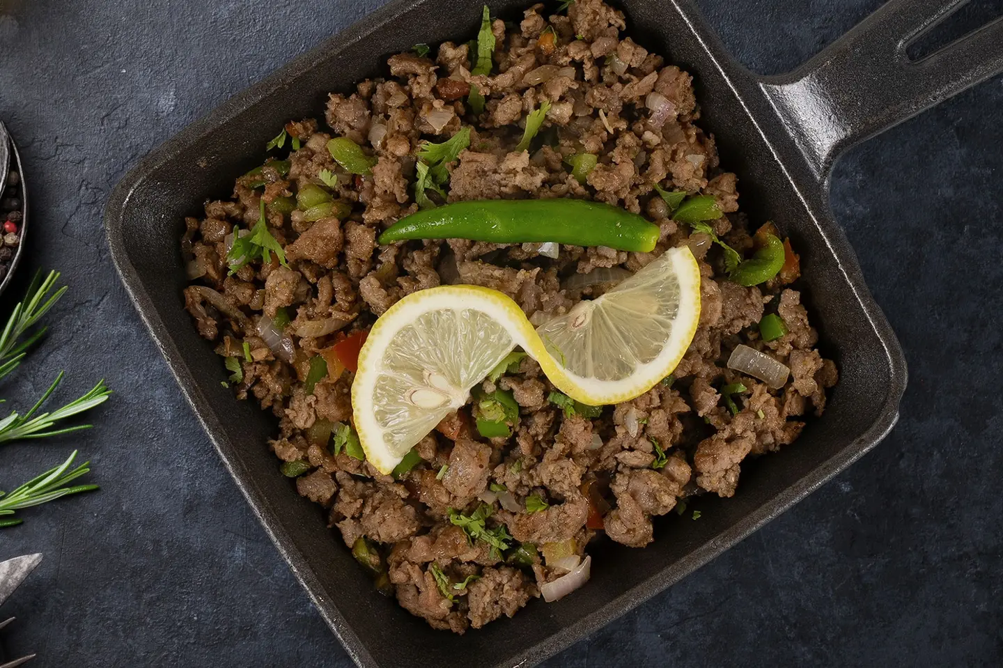 صحن مقلقل لحم طازج