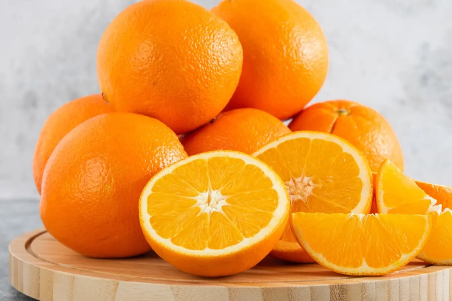 قطع برتقال طازج