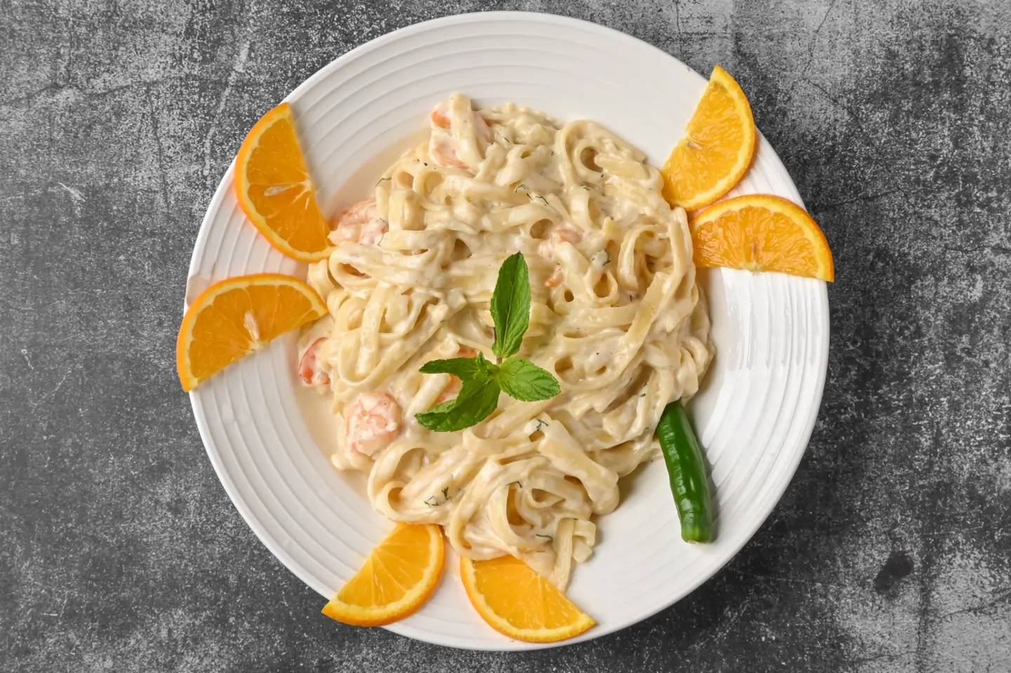 مكرونة روبيان صوص ابيض بالكريمة