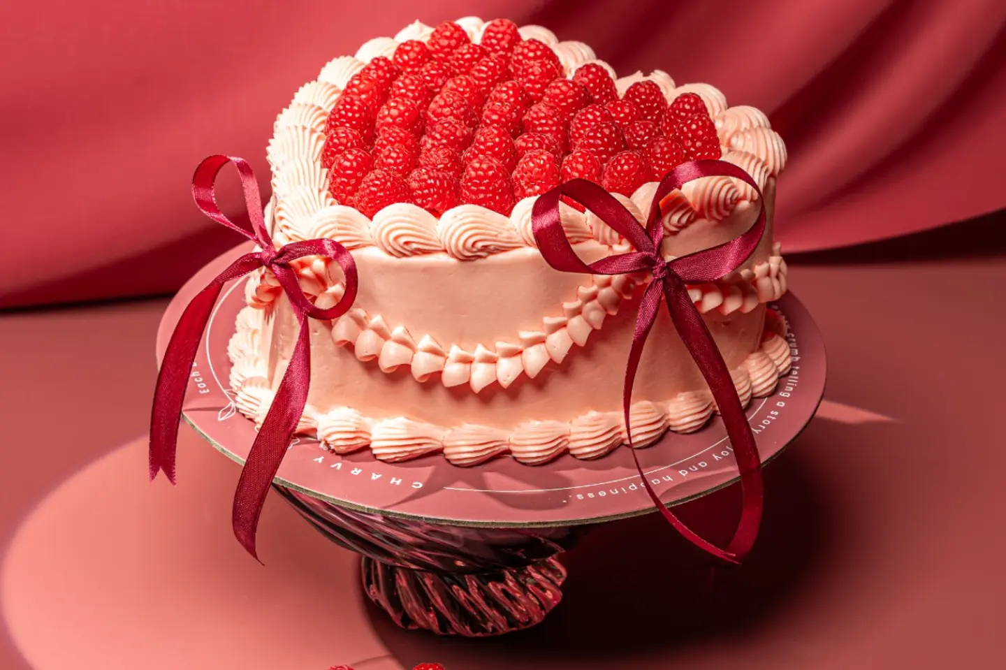 كيكه فانيليا توت احمر