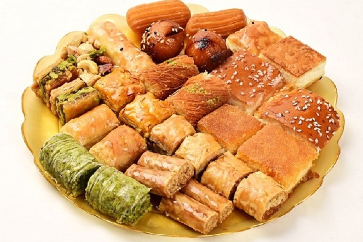 صحن حلا شيرة ( حلا شيرة مشكل مع بقلاوة مشكل ) 500 غرام6971
