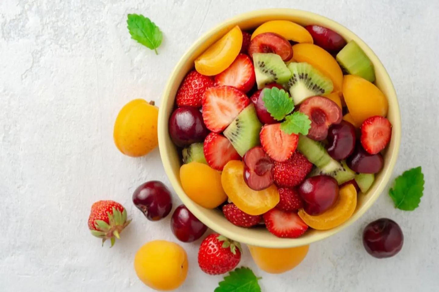 سلطة فواكه مشكله - وسط