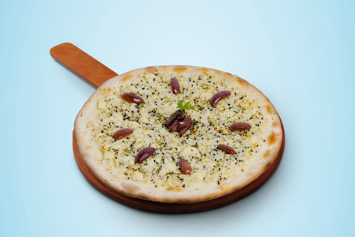 جبن بالزيتون والطماطم