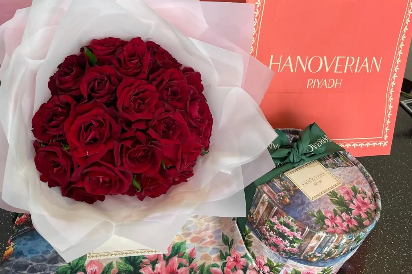 Hala Hanouferin With A First Class Bouquet Of Roses