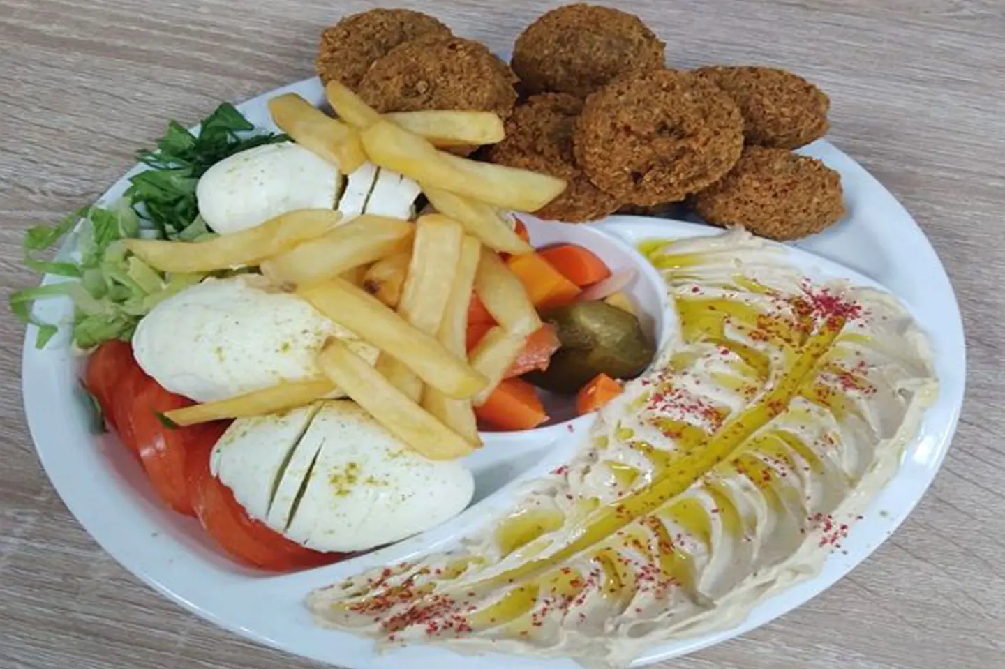 صحن مشكل  كبير