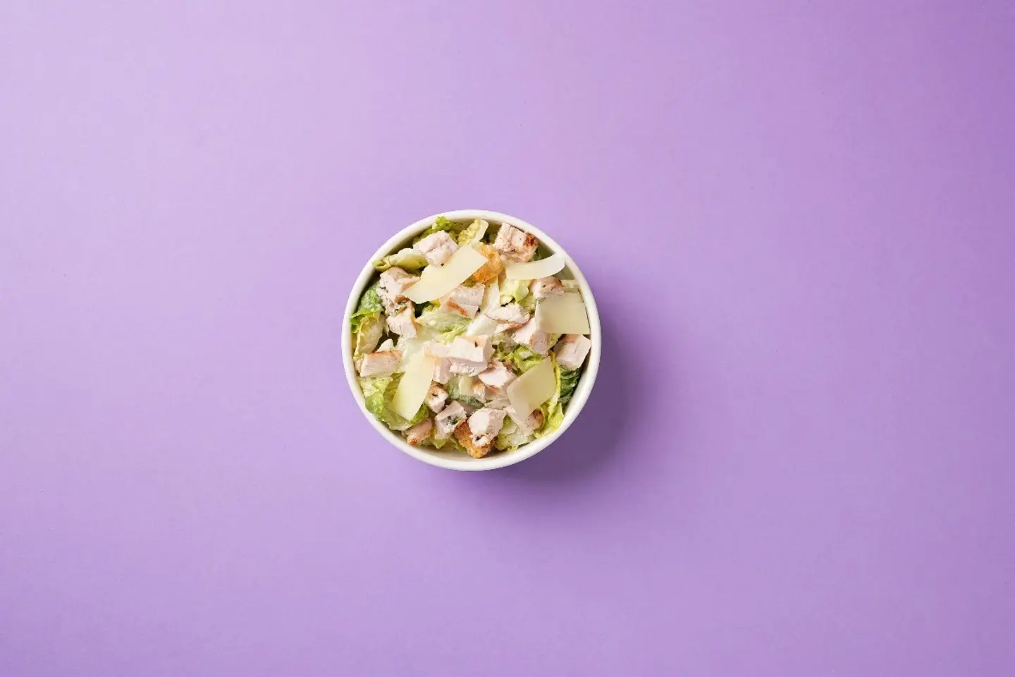 سلطة السيزر مع الدجاج