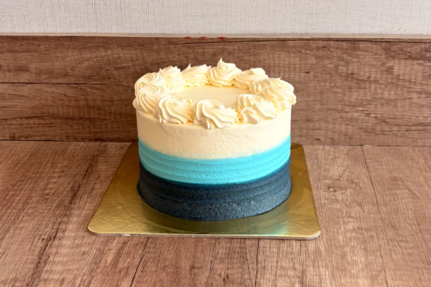 Medium Cake Blue