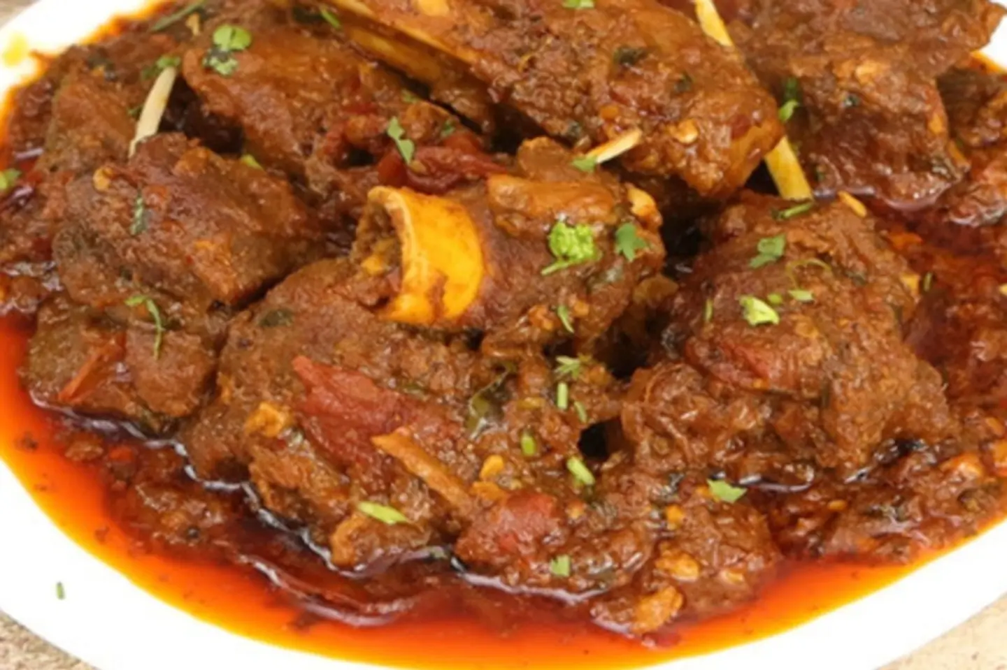 لحم ضأن بهونا ماسالا مع براتا