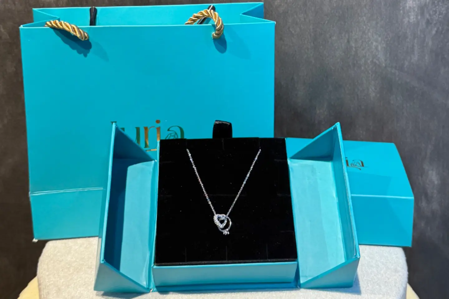 سلسال الحُب - لوريا