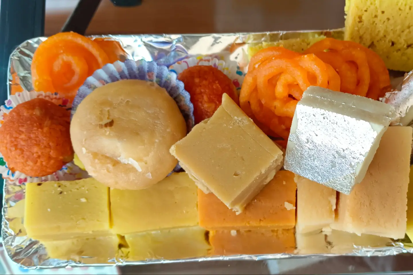 Mixed Sweets 500gm+ 1 Mixure Box