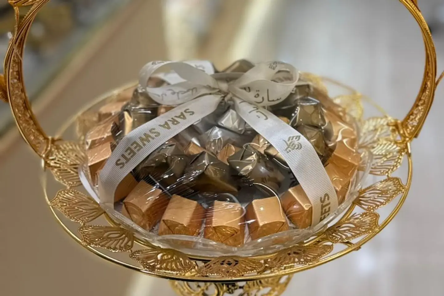 صينية شوكولاتة بلجيكية فاخرة باللون الذهبي